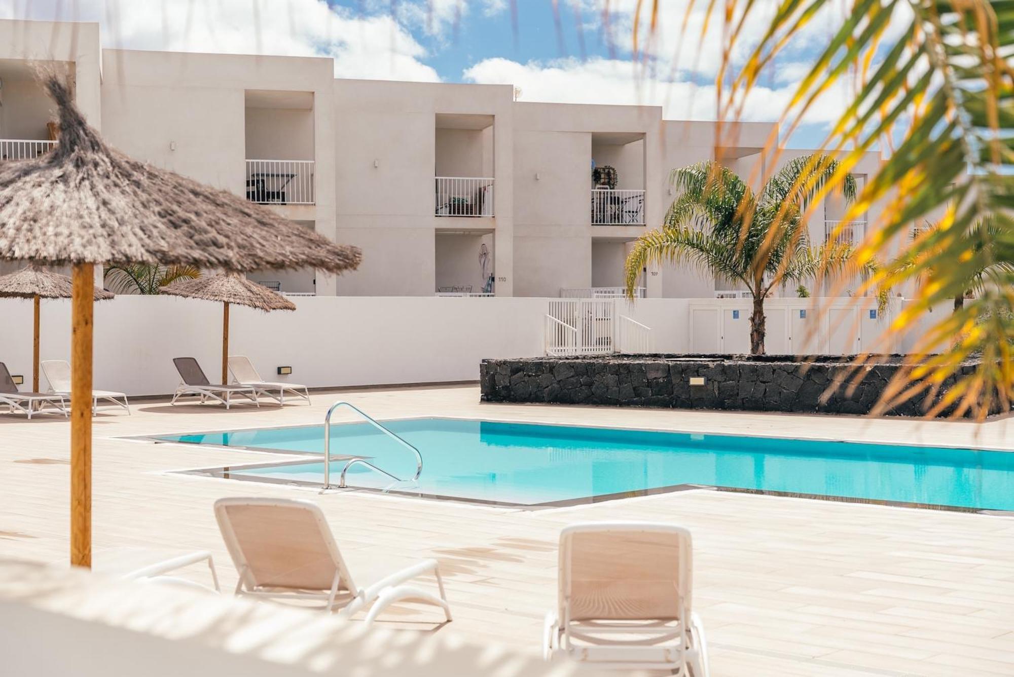 Apto Rebeca By Hh Aa, Wifi & Pool Costa Teguise Exterior photo